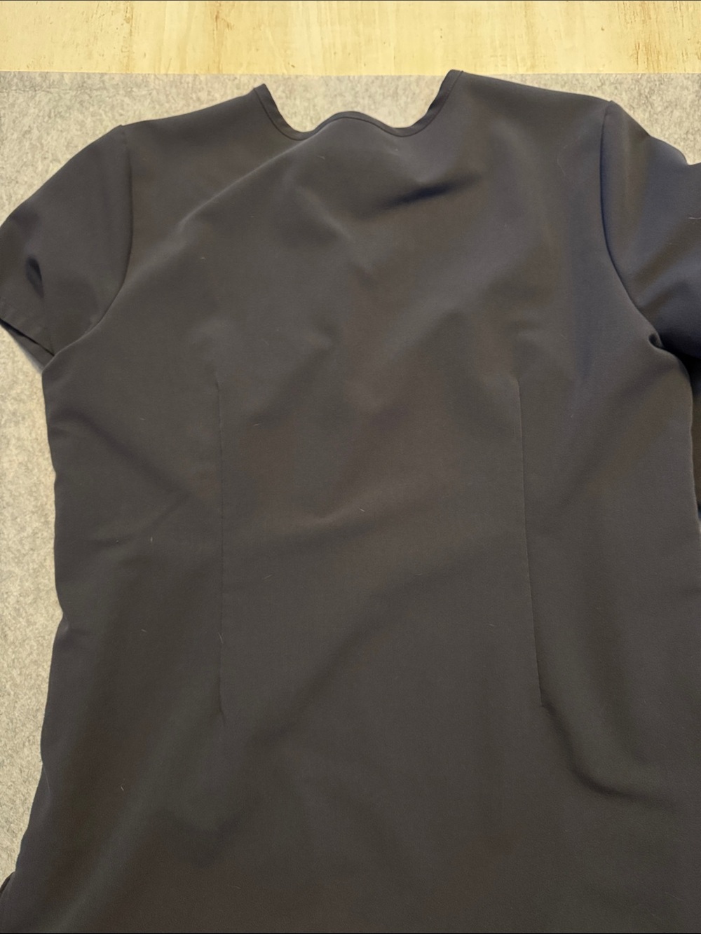 Figs gray/blue V-Neck Scrub Top with Pocket with jogger pants - Picture 3 of 7